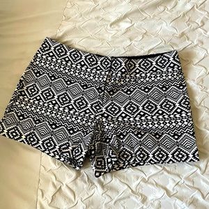 Artisan NY Aztec print shorts sz 14